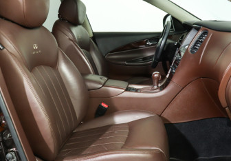 Подержанный автомобиль Infiniti EX 2008 года (15 фото)