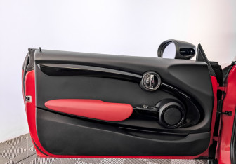 Подержанный автомобиль MINI Hatch 2021 года (19 фото)