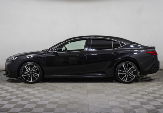 Подержанный автомобиль Toyota Camry Sedan 2024 года (8 фото)