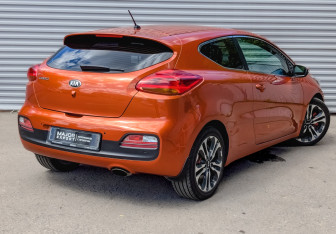Подержанный автомобиль Kia Ceed Hatchback 2013 года (5 фото)