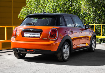 Подержанный автомобиль MINI Hatch 2018 года (4 фото)