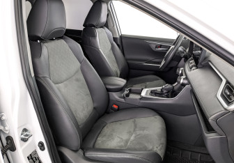 Подержанный автомобиль Toyota RAV4 2024 года (24 фото)