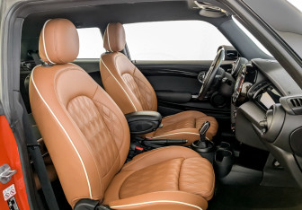Подержанный автомобиль MINI Hatch 2021 года (23 фото)