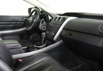 Подержанный автомобиль Mazda CX-7 2011 года (7 фото)