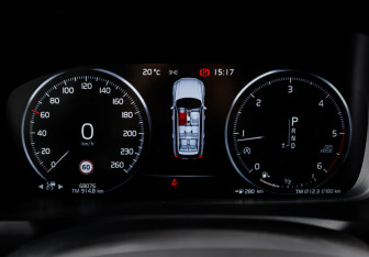 Подержанный автомобиль Volvo XC90 2018 года (11 фото)