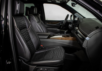 Подержанный автомобиль Cadillac Escalade Suv 2023 года (16 фото)