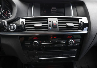 Подержанный автомобиль BMW X4 2016 года (15 фото)