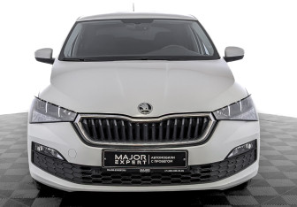 Подержанный автомобиль Skoda Rapid Liftback 2022 года (2 фото)