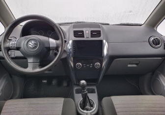 Подержанный автомобиль Suzuki SX4 Hatchback 2010 года (12 фото)