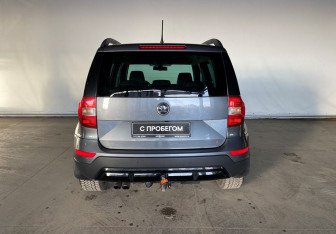 Подержанный автомобиль Skoda Yeti 2015 года (5 фото)