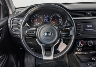 Подержанный автомобиль Kia Rio Hatchback 2021 года (21 фото)