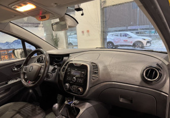 Подержанный автомобиль Renault Kaptur 2018 года (10 фото)