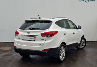 Подержанный автомобиль Hyundai ix35 2012 года (5 фото)