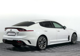 Подержанный автомобиль Kia Stinger 2019 года (5 фото)