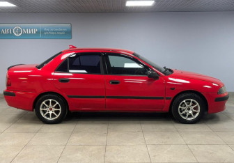 Подержанный автомобиль Mitsubishi Carisma Sedan 1999 года (4 фото)