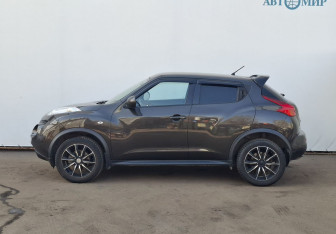 Подержанный автомобиль Nissan Juke 2013 года (8 фото)