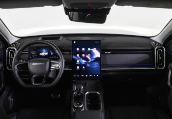 Подержанный автомобиль Jaecoo J7 2024 года (17 фото)