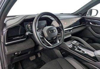 Подержанный автомобиль Geely Monjaro 2024 года (15 фото)