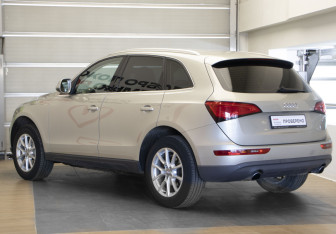 Подержанный автомобиль Audi Q5 2013 года (6 фото)