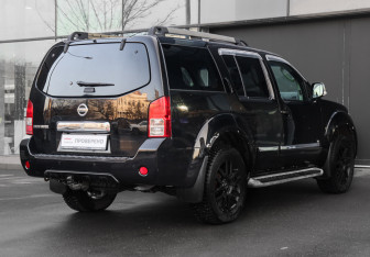 Подержанный автомобиль Nissan Pathfinder 2012 года (5 фото)
