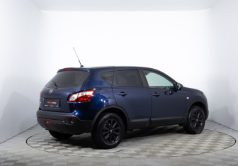 Подержанный автомобиль Nissan Qashqai 2012 года (5 фото)