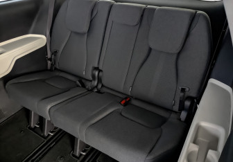 Подержанный автомобиль Kia Carnival 2021 года (27 фото)