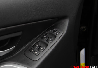Подержанный автомобиль Volvo XC90 2005 года (18 фото)