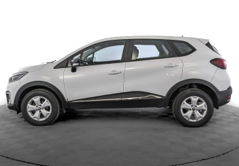 Подержанный автомобиль Renault Kaptur 2019 года (8 фото)