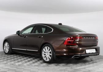 Подержанный автомобиль Volvo S90 2019 года (7 фото)