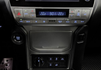 Подержанный автомобиль Toyota Land Cruiser Prado 2021 года (26 фото)