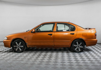 Подержанный автомобиль Nissan Primera Sedan 1996 года (8 фото)