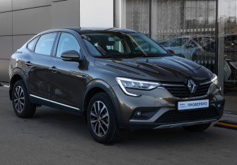 Подержанный автомобиль Renault Arkana 2022 года (3 фото)