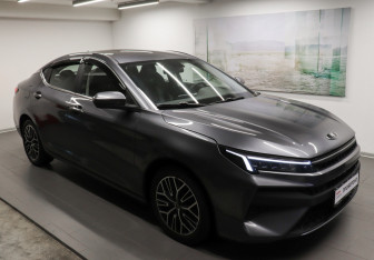 Подержанный автомобиль Москвич 6 2023 года (3 фото)