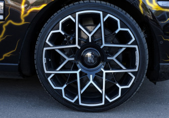 Подержанный автомобиль Rolls-Royce Cullinan 2019 года (44 фото)
