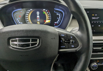 Подержанный автомобиль Geely Coolray 2022 года (27 фото)