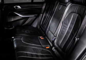 Подержанный автомобиль BMW X5 2019 года (13 фото)