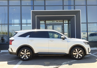 Подержанный автомобиль Kia Sorento 2021 года (4 фото)