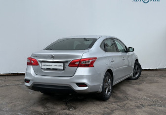 Подержанный автомобиль Nissan Sentra Sedan 2017 года (5 фото)