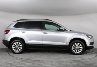 Подержанный автомобиль Skoda Karoq 2020 года (4 фото)