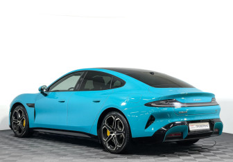 Подержанный автомобиль Xiaomi SU7 2024 года (7 фото)