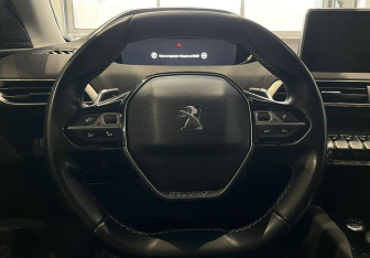 Подержанный автомобиль Peugeot 5008 Suv 2018 года (14 фото)