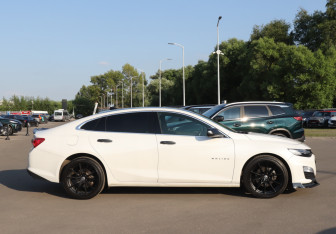 Подержанный автомобиль Chevrolet Malibu Sedan 2019 года (4 фото)
