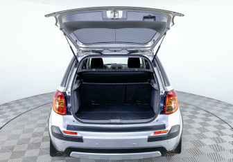 Подержанный автомобиль Suzuki SX4 Hatchback 2012 года (14 фото)