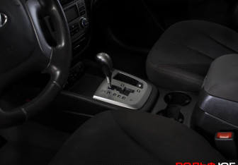 Подержанный автомобиль Hyundai Santa Fe 2012 года (14 фото)