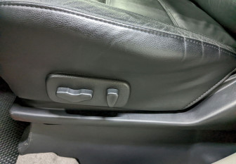 Подержанный автомобиль Nissan X-Trail 2006 года (15 фото)