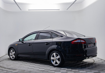 Подержанный автомобиль Ford Mondeo Sedan 2009 года (7 фото)