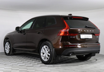 Подержанный автомобиль Volvo XC60 2021 года (7 фото)