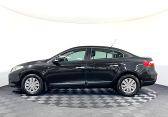 Подержанный автомобиль Renault Fluence 2012 года (8 фото)