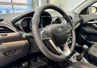 Подержанный автомобиль LADA (ВАЗ) Vesta Sedan 2018 года (12 фото)