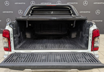 Подержанный автомобиль Mitsubishi L200 2022 года (10 фото)